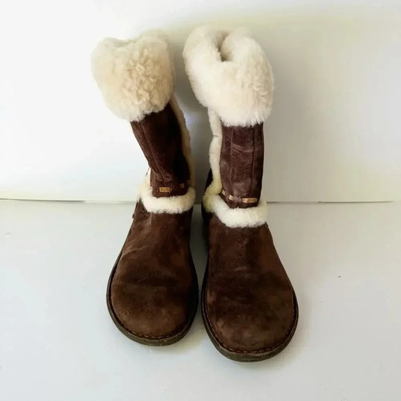 UGG Elijo 5674 Dark Brown Suede Sheepskin Lined Pull On Winter Boots - Picture 2 of 6